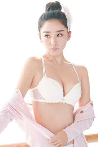 演员蒋欣